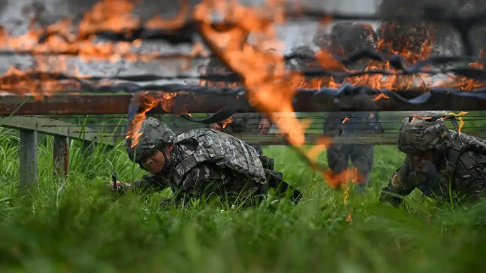 现场直击｜武警合肥支队高温下上演多课目实战练兵 观众见证官兵血性淬炼