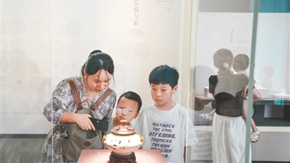 205件千年“中国白”德化瓷珍品亮相海南 邀您解锁跨越千年的瓷艺之旅