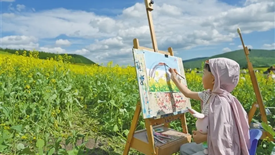 兴安盟夏日花海多体验 游客赏花拍景还能玩文艺享烟火