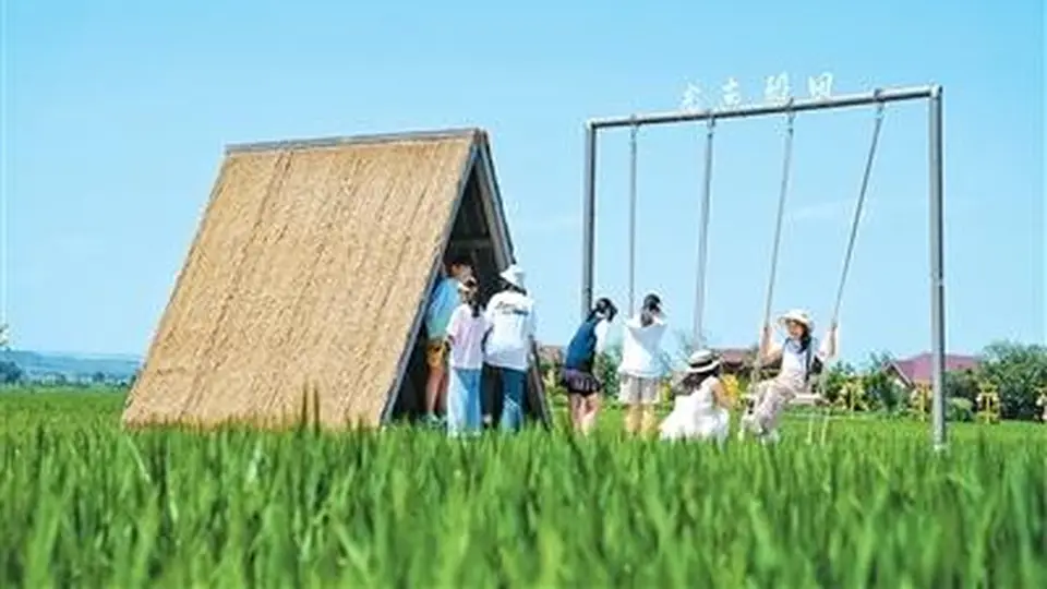 村民组团展演迎客 珲春海鲜街人气火爆 多元活动嗨动边城