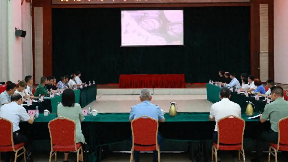 海南省军区举行海南革命军事馆文物实物捐赠仪式