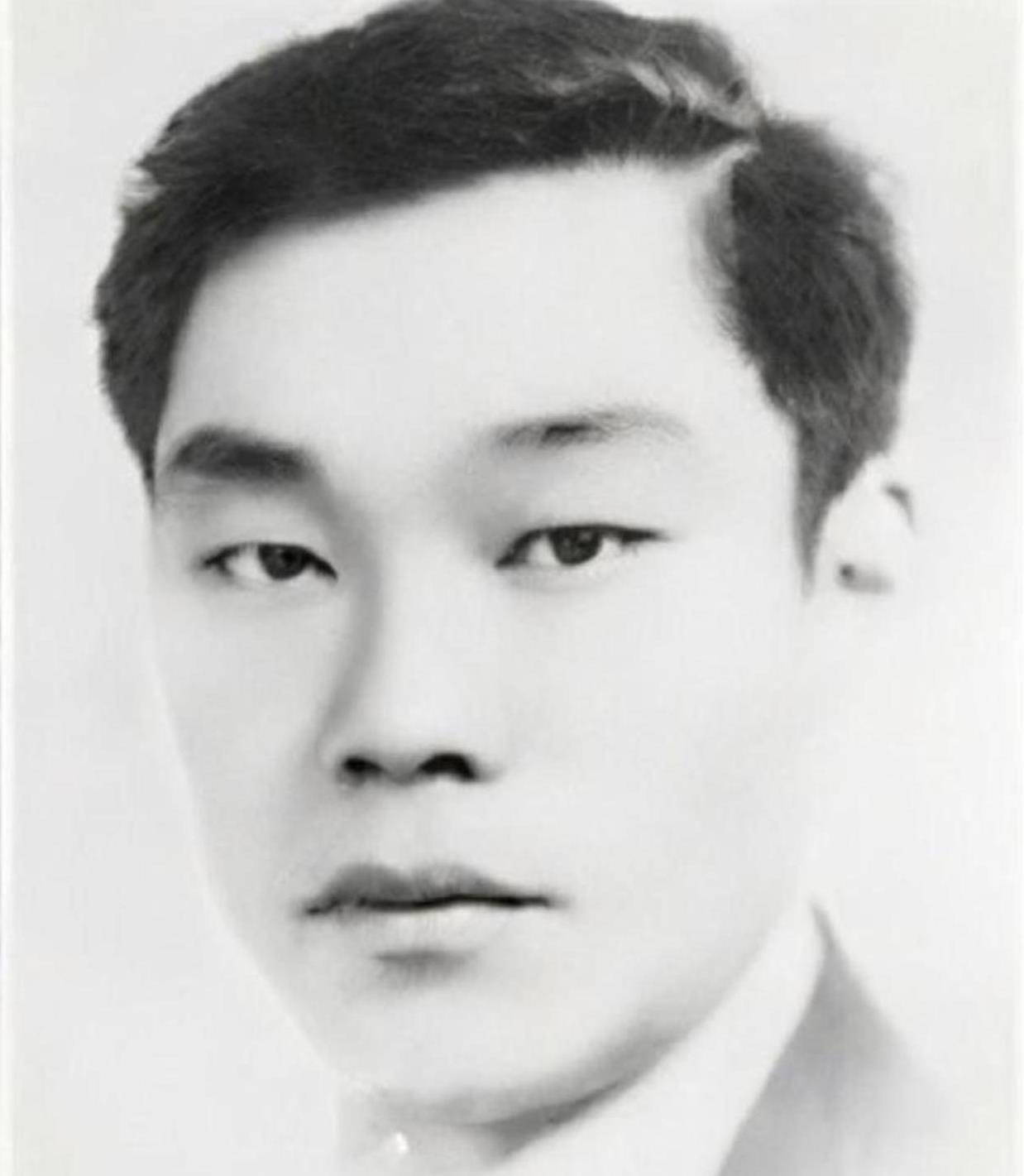 顾顺章叛变后，全家被秘密处决，女儿死里逃生，终身不敢提及父亲