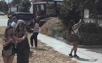 老外不爬长城了!扎堆往中国农村跑,拍电线杆子比拍故宫还兴奋