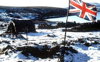 英国放弃了3000万平方公里的殖民地,为啥不肯放弃1.2万的马岛?