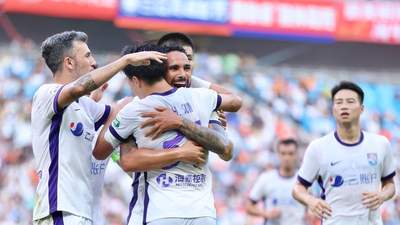 7月25日中超现场：外援双星轮番破门 津门虎客场奏凯球迷见证2-0击败青岛海牛