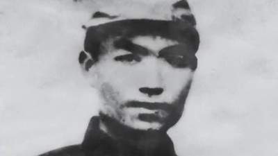 建国后他无职务军衔，评级时惊动毛主席，最后特批的待遇高过大将