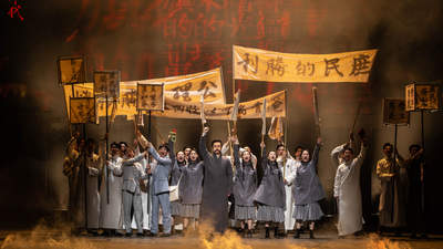 在剧场重温“建党初心”，《觉醒年代》上海演出再度售罄加演