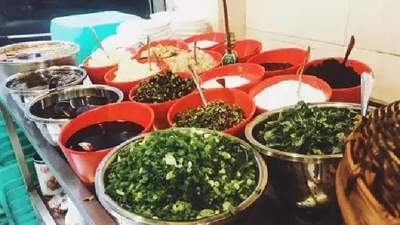 重庆江津一家开了20年的豆花饭店，一碗热乎巴烫，一口气可以干3碗大白饭