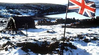 英国放弃了3000万平方公里的殖民地，为啥不肯放弃1.2万的马岛？