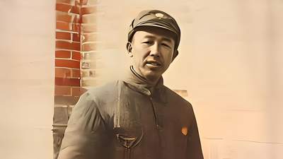连长点名喊王翁翁，他找毛主席改名，主席大笑：你就是镇北大将军