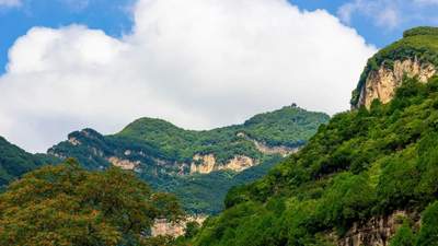 云丘山多元清凉体验解锁：神仙峪步道听泉、窑洞研学打铁冰洞探奇，空调完全成摆设