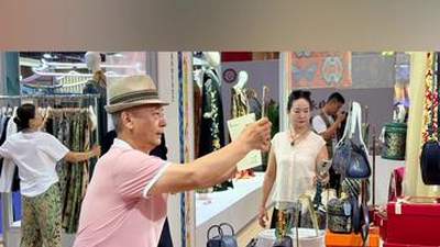 7月30日来石河子！非遗援疆展邀你体验艾德莱斯绸织染技艺与丝路时尚碰撞的多元乐趣