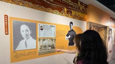 来广州这场新展 亲手摸一摸粤剧漂洋过海的戏桥信物