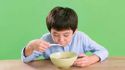 宝妈速看！小孩消化不好不用愁，简单几招搞定肠胃