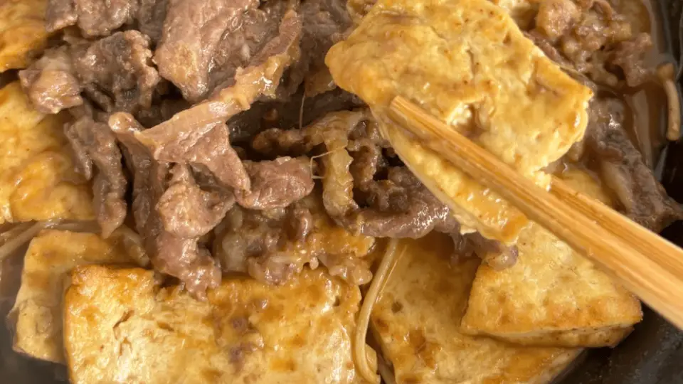 暖心沙茶牛肉豆腐煲：一锅鲜香，炖出家的味道