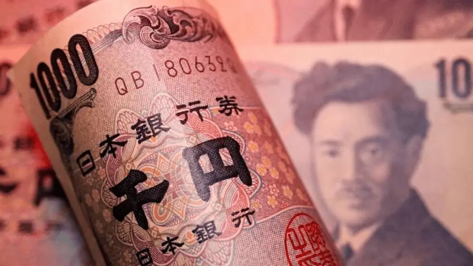 不玩了？特朗普潇洒离场，美国不救日元，日本开始意识到中国的好