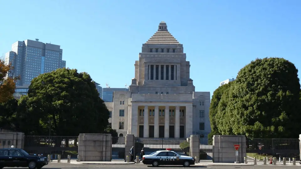 日方删改涉台表述引热议，民众关注中日关系微妙变化