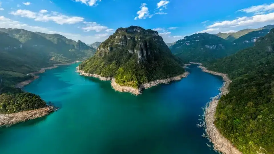 来恩施溇水体验这条纯电动水上旅游航线 解锁多元亲水玩法还能听千年文化讲解