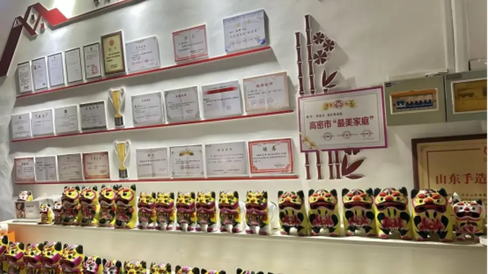 山东商务职业学院学子走进高密 近距离触摸聂家庄泥塑的活态文化温度