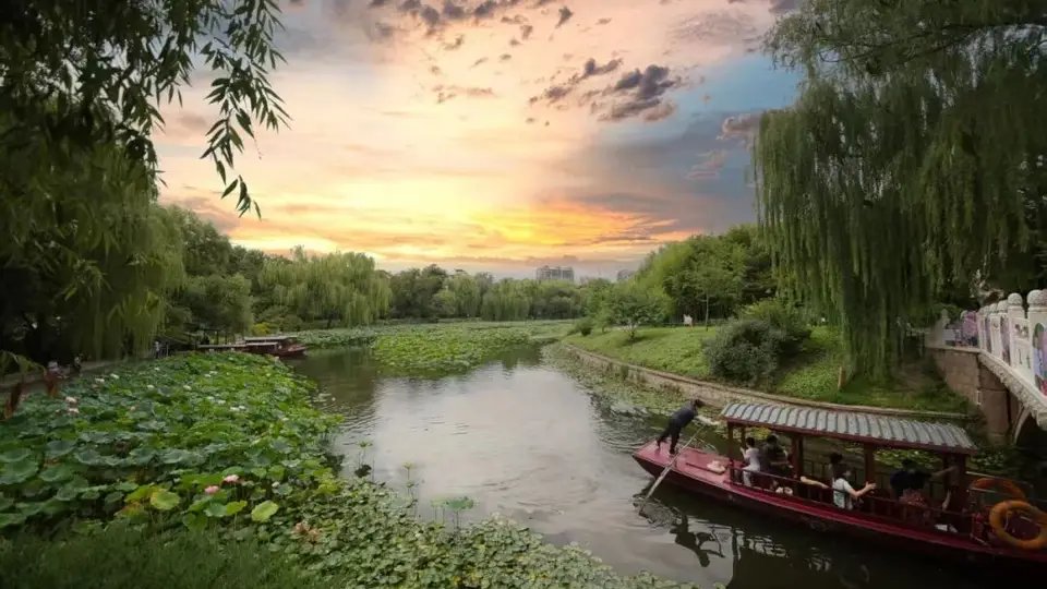 这个夏天来北京市属公园！划船追晚霞还能参与夜探、逛消暑活动，超多清凉玩法等你来玩