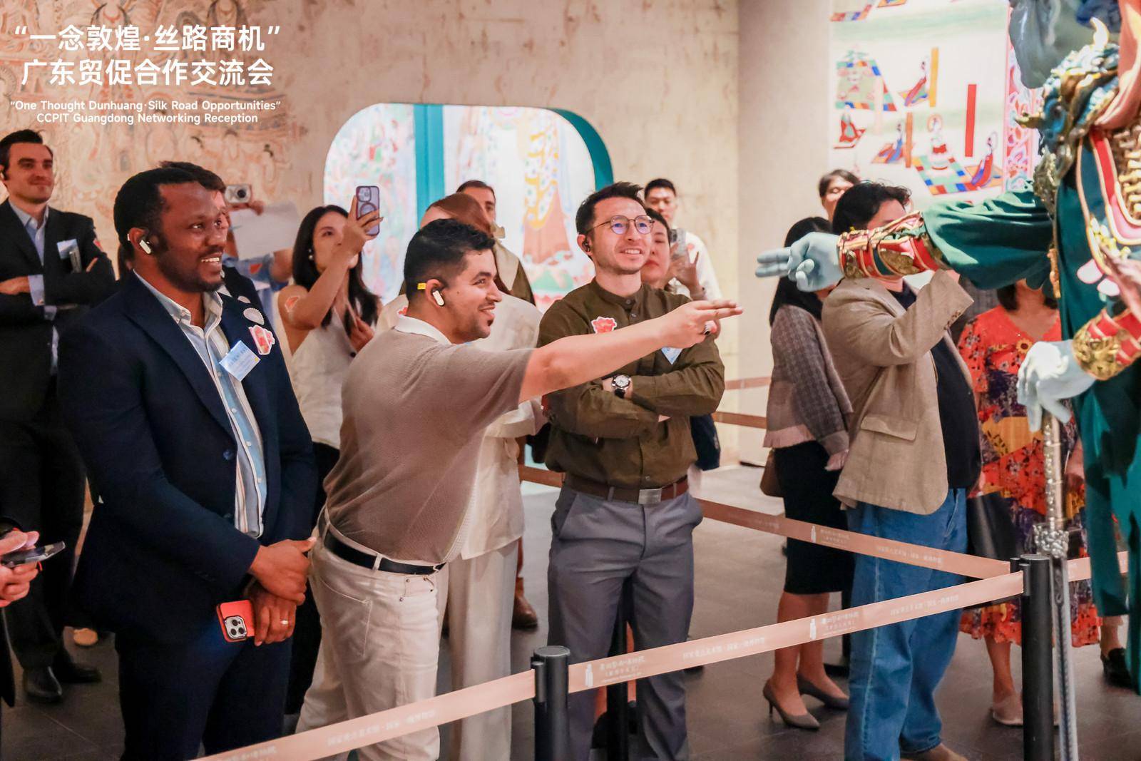 广东贸促交流会在穗举行，各国驻穗商会代表共探丝路商机