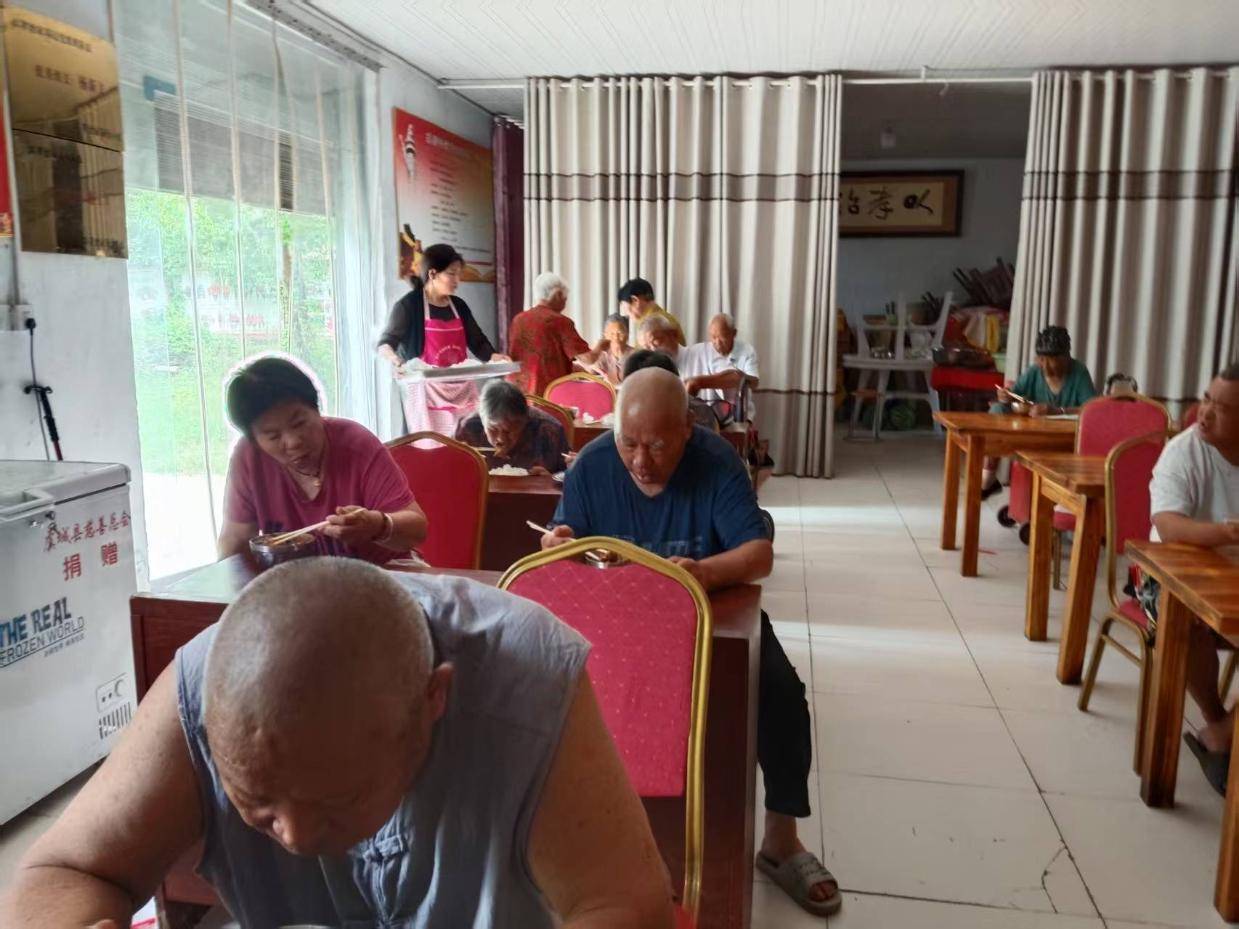 杨善庙以孝治家大食堂：一碗热汤藏温度，一餐家常承初心