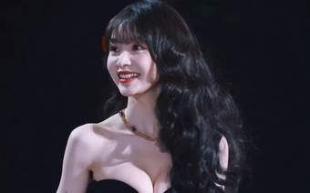 甜妹代表之一的田曦薇，首次尝试成熟御姐风，网友：身材太有料