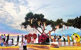 三亚:夏日文旅热度攀升 景区美景引客来