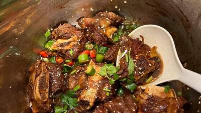 这才是牛仔骨的天花板做法，咸香入味口感丰富，太过瘾了