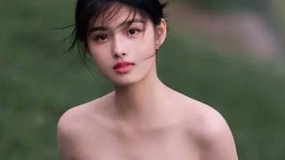 《雀骨》艾米灵动表演太惊艳！她写真身材曼妙性感撩人