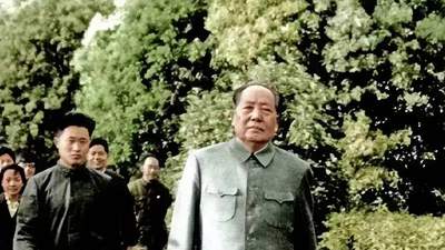 毛主席的罕见照片，气场十分强大，隔着屏幕，都感觉到一股吸引力