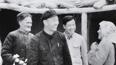 开国中将王恩茂戍边近二十载 从统辖疆区骤降芜湖地委副书记 毛主席闻此震怒批示重安排