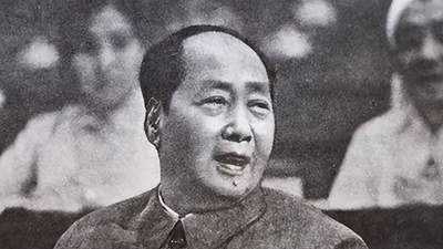 驻足天安门广场前 从37米花岗岩丰碑读懂那片土地上的人民共同记忆