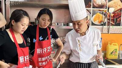 学捞汁小海鲜避坑指南来了！厨仟艺全程实操教学让你亲手练透正宗做法