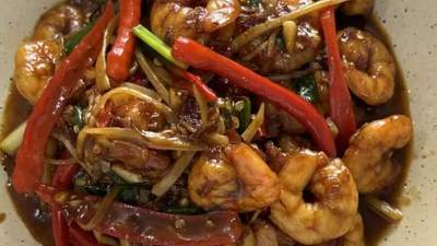 子姜爆炒虾仁：鲜辣嫩滑的米饭杀手，一口吃出江湖气