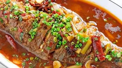 鱼腥味最怕的不是料酒，而是这3种调料，炖鱼时放点，鲜嫩不腥