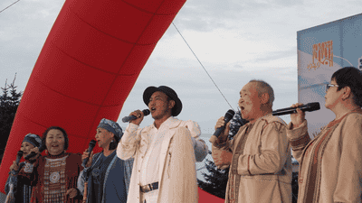 来逊克新鄂乡参加第33届古伦木沓节 围篝火尝美食玩非遗沉浸式体验鄂伦春风情