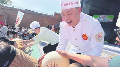 吕梁美食文旅火出不一样 游客打卡非遗面食小镇解锁一城烟火新体验
