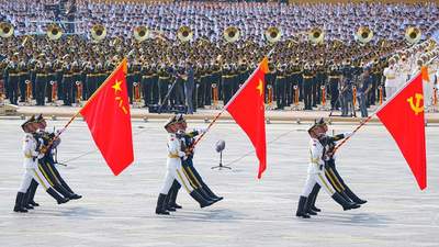 来人民大会堂看七一勋章颁授 见证老兵与军旗的初心誓言