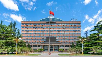中传播音主持等多类专业停招校考改录 考生需紧盯2027艺考政策调整与参与方案