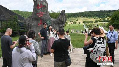 重庆仙女山多元清凉文旅活动受热捧 游客乐享山野自然与特色体验