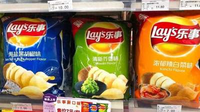 又一零食塌房!记者暗访画面恶心至极,发黄又生虫,不少人天天吃