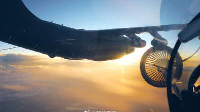 空军多型战机抵达埃及参加“文明之鹰-2026”联合训练