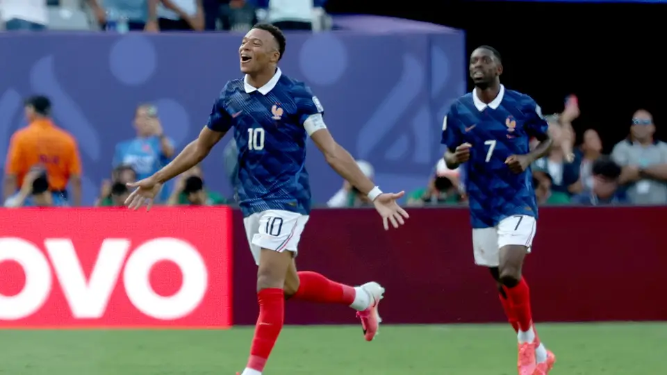 世界杯-姆巴佩破门+进球被吹 法国2中柱半场暂1-0瑞典