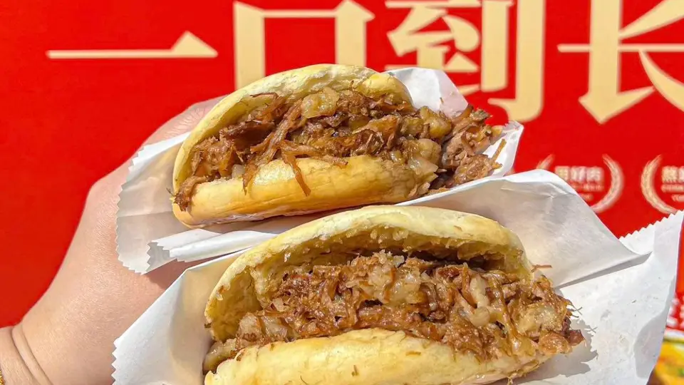 逛西安早市最不能错过！肉夹馍凭烟火气征服游客本地人