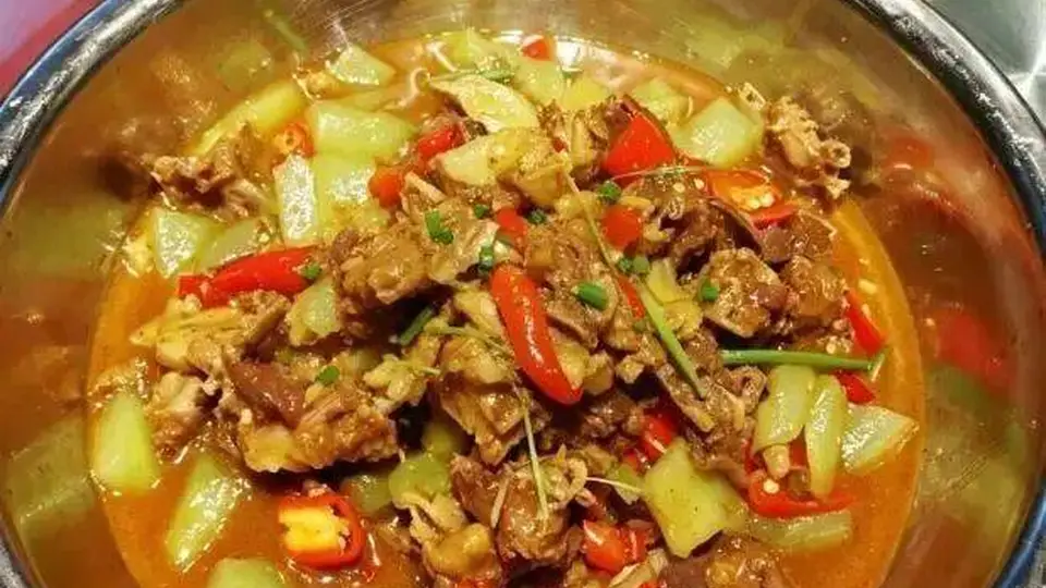 来湘潭逛吃必打卡!鲜辣清爽的丝瓜鸡成本地小馆子新宠 连长沙食客都专程慕名尝鲜