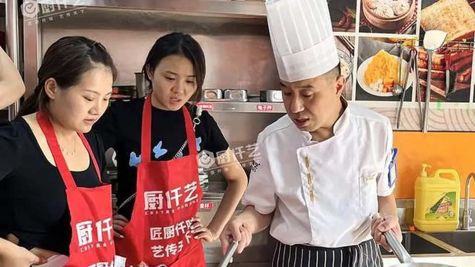 学捞汁小海鲜避坑指南来了！厨仟艺全程实操教学让你亲手练透正宗做法