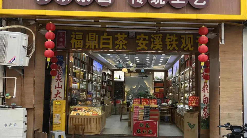 奶茶店天天排队却关门，冷清小店月抵 3 家奶茶，老板靠啥赚钱？