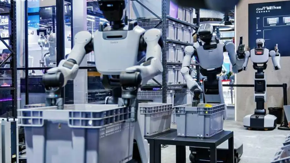 机器人开始打工了，可量产才是生死线｜2026 WAIC