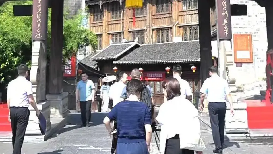 梵净抹茶小镇打卡吃抹味 铜仁夜游把夏热转成夜间商机游客爽玩